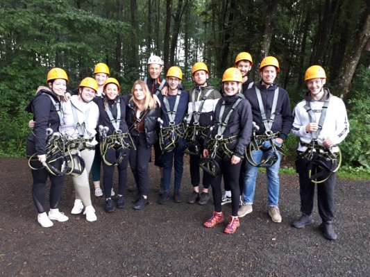 Kletterpark zum Schuljahresabschluss - Bankkaufleute unternehmen Tagesausflug nach Bad Marienberg